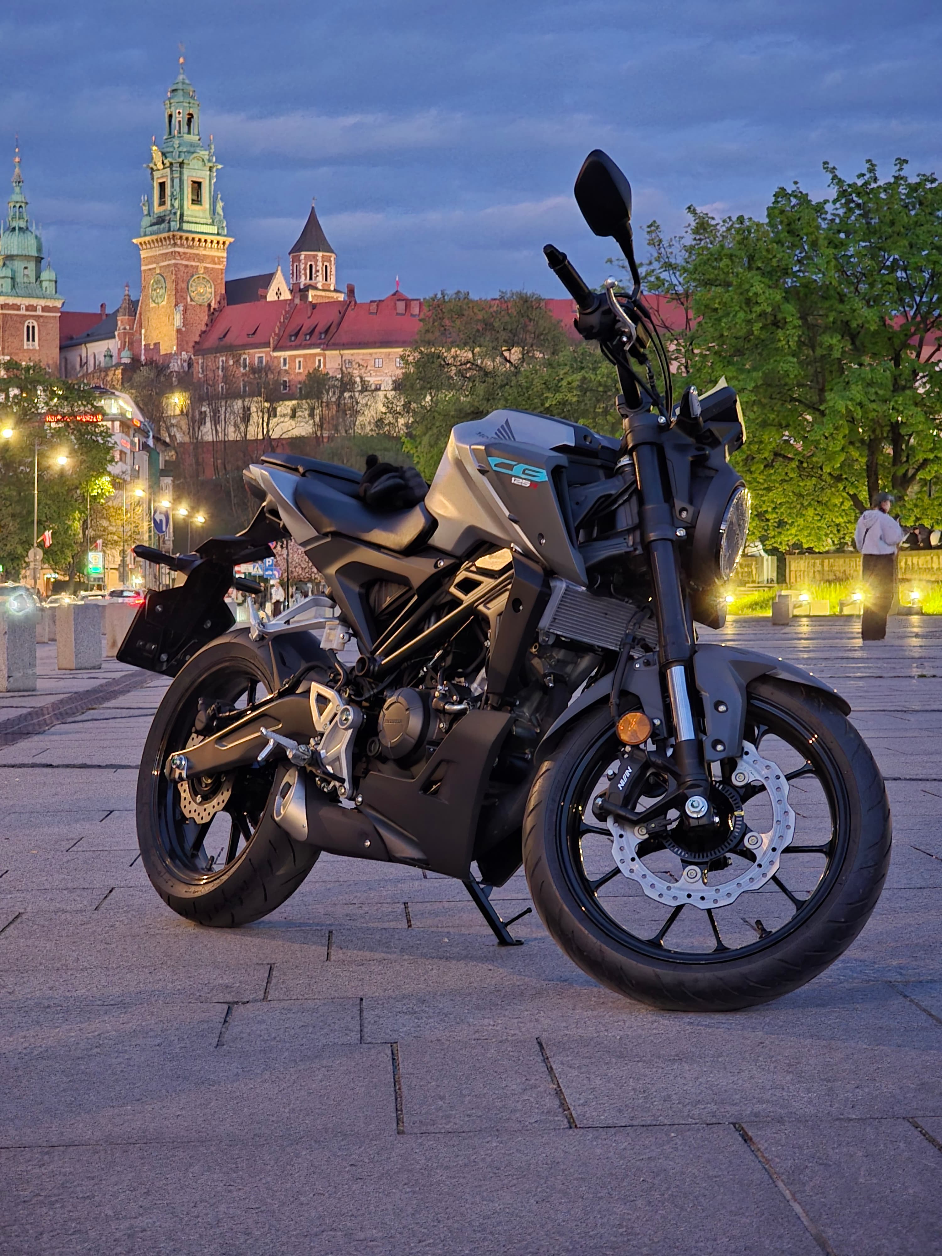 Honda CB125R 2026 — wypożyczalnia motocykli Kraków