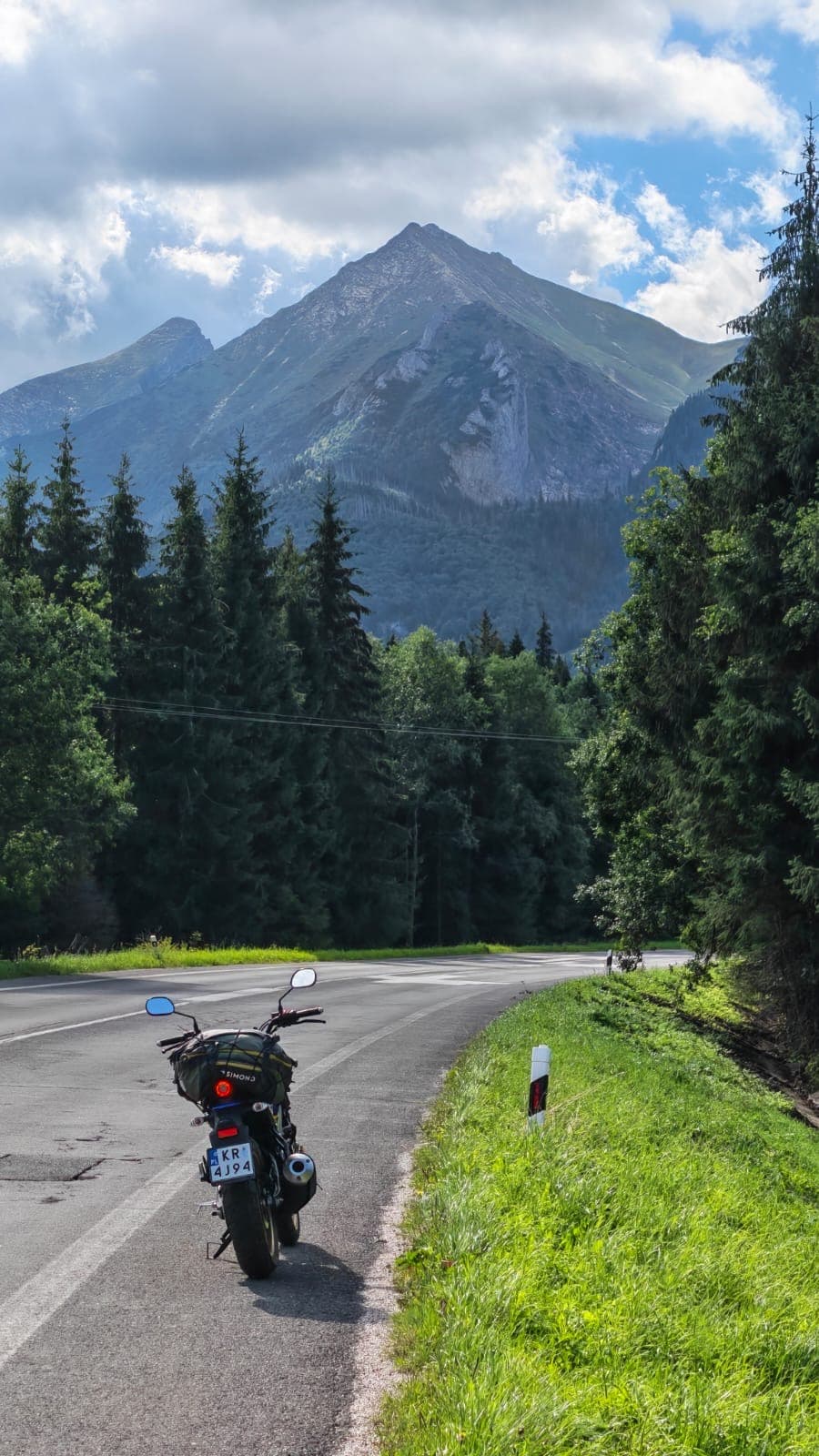 Yamaha XSR125  — wypożyczalnia motocykli Kraków — zdjęcie 4